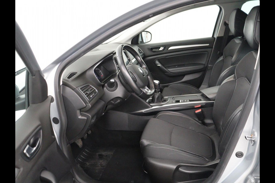 Renault Mégane 1.3 TCe Intens | Trekhaak | Carplay | Keyless | Navigatie | Full LED | Climate control | Parkeerhulp | Bluetooth | Cruise control