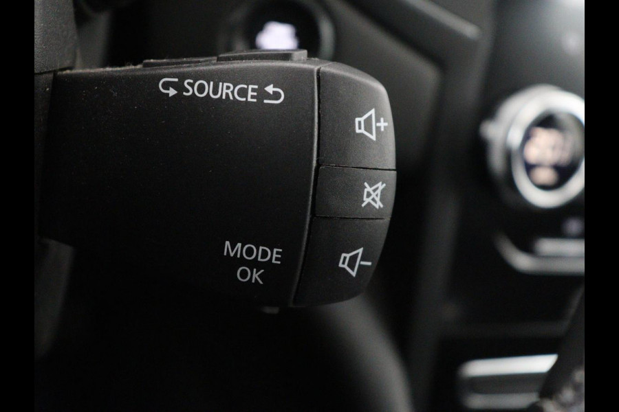 Renault Mégane 1.3 TCe Intens | Trekhaak | Carplay | Keyless | Navigatie | Full LED | Climate control | Parkeerhulp | Bluetooth | Cruise control