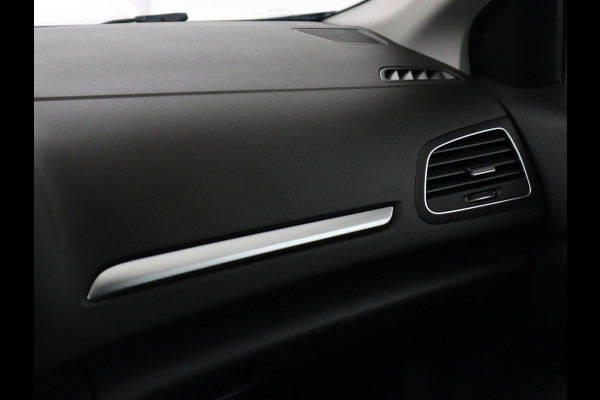 Renault Mégane 1.3 TCe Intens | Trekhaak | Carplay | Keyless | Navigatie | Full LED | Climate control | Parkeerhulp | Bluetooth | Cruise control