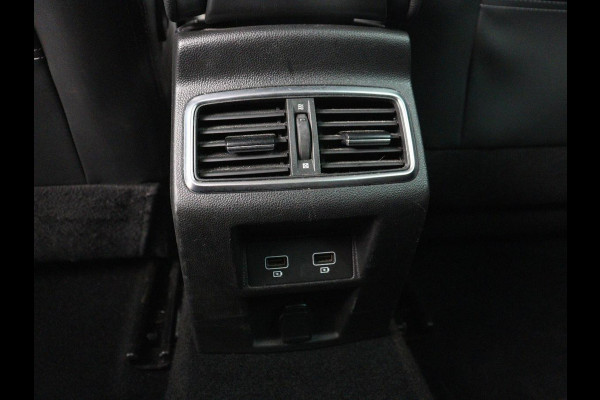 Renault Mégane 1.3 TCe Intens | Trekhaak | Carplay | Keyless | Navigatie | Full LED | Climate control | Parkeerhulp | Bluetooth | Cruise control