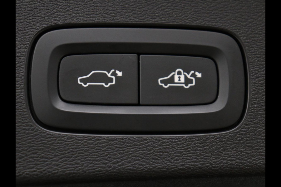 Volvo V60 2.0 B4 R-Design | Stoelverwarming | Adaptive cruise | Carplay | Camera | Keyless | Navigatie | Half leder | Full LED | Parkeerhulp | Climate control