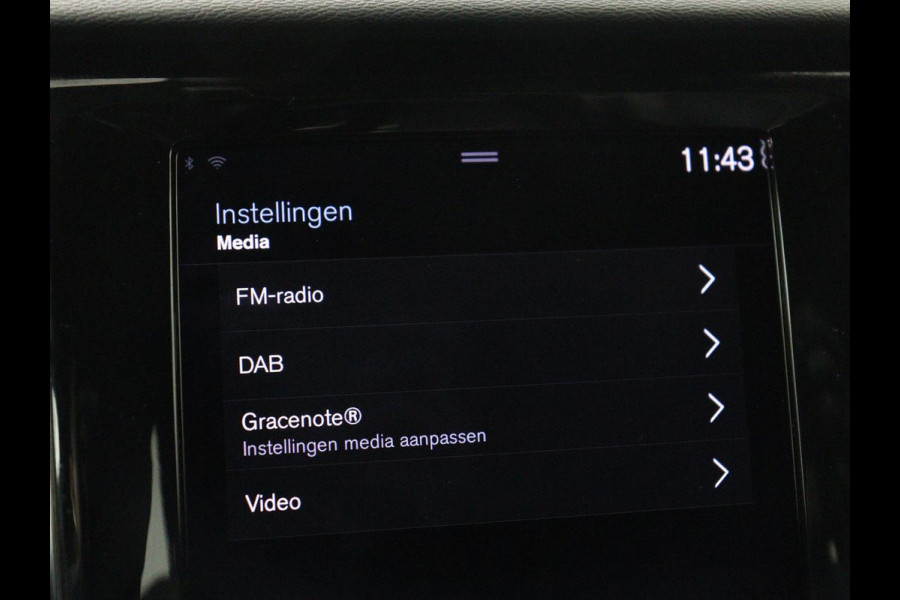 Volvo V60 2.0 B4 R-Design | Stoelverwarming | Adaptive cruise | Carplay | Camera | Keyless | Navigatie | Half leder | Full LED | Parkeerhulp | Climate control