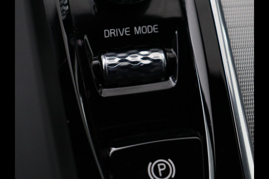 Volvo V60 2.0 B4 R-Design | Stoelverwarming | Adaptive cruise | Carplay | Camera | Keyless | Navigatie | Half leder | Full LED | Parkeerhulp | Climate control