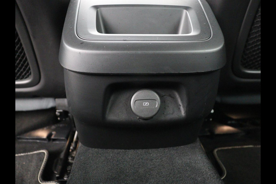 Volvo V60 2.0 B4 R-Design | Stoelverwarming | Adaptive cruise | Carplay | Camera | Keyless | Navigatie | Half leder | Full LED | Parkeerhulp | Climate control