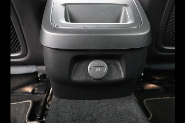 Volvo V60 2.0 B4 R-Design | Stoelverwarming | Adaptive cruise | Carplay | Camera | Keyless | Navigatie | Half leder | Full LED | Parkeerhulp | Climate control