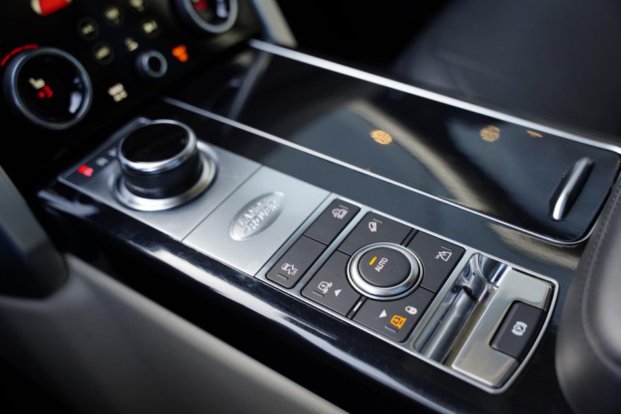 Land Rover Range Rover 3.0 SDV6 HSE Panoramadak / Meridian / Elek. Trekhaak