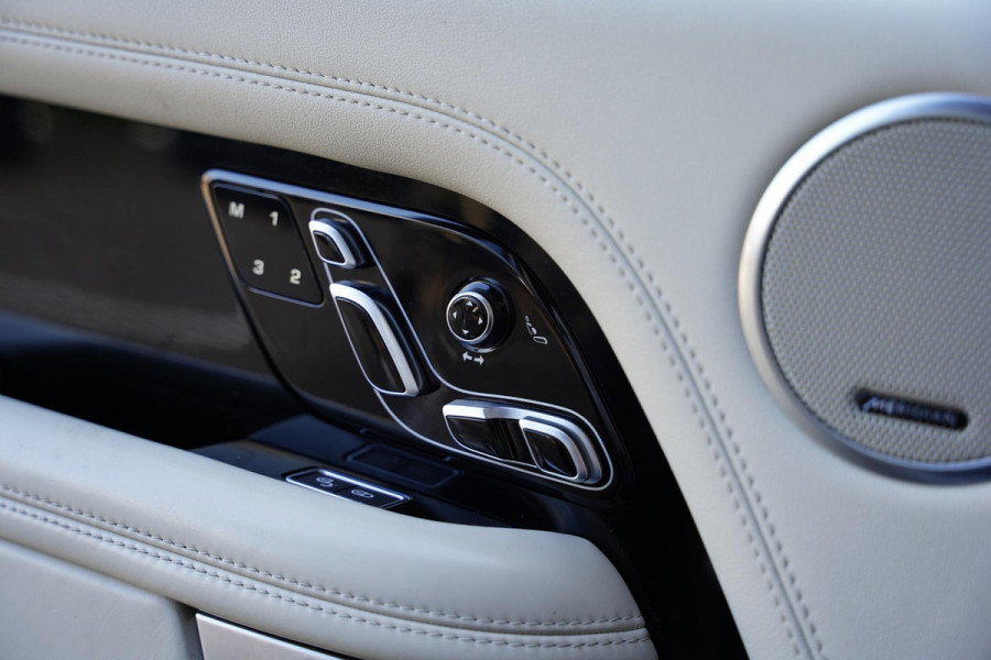 Land Rover Range Rover 3.0 SDV6 HSE Panoramadak / Meridian / Elek. Trekhaak