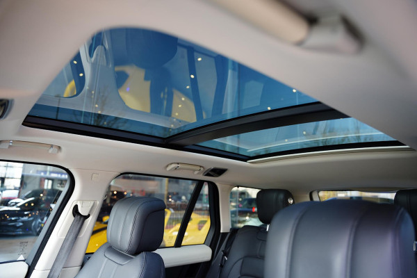 Land Rover Range Rover 3.0 SDV6 HSE Panoramadak / Meridian / Elek. Trekhaak