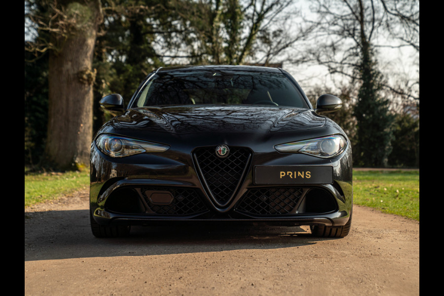 Alfa Romeo Giulia 2.9 V6 Quadrifoglio | Carbon stoelen | Akrapovic | Harman/Kardon