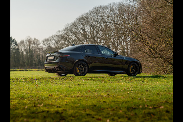 Alfa Romeo Giulia 2.9 V6 Quadrifoglio | Carbon stoelen | Akrapovic | Harman/Kardon