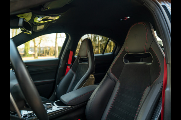 Alfa Romeo Giulia 2.9 V6 Quadrifoglio | Carbon stoelen | Akrapovic | Harman/Kardon