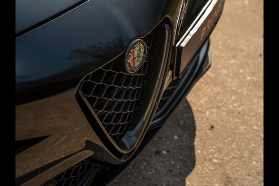 Alfa Romeo Giulia 2.9 V6 Quadrifoglio | Carbon stoelen | Akrapovic | Harman/Kardon