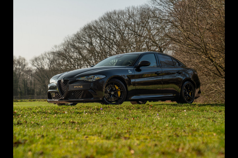 Alfa Romeo Giulia 2.9 V6 Quadrifoglio | Carbon stoelen | Akrapovic | Harman/Kardon