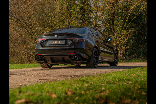 Alfa Romeo Giulia 2.9 V6 Quadrifoglio | Carbon stoelen | Akrapovic | Harman/Kardon