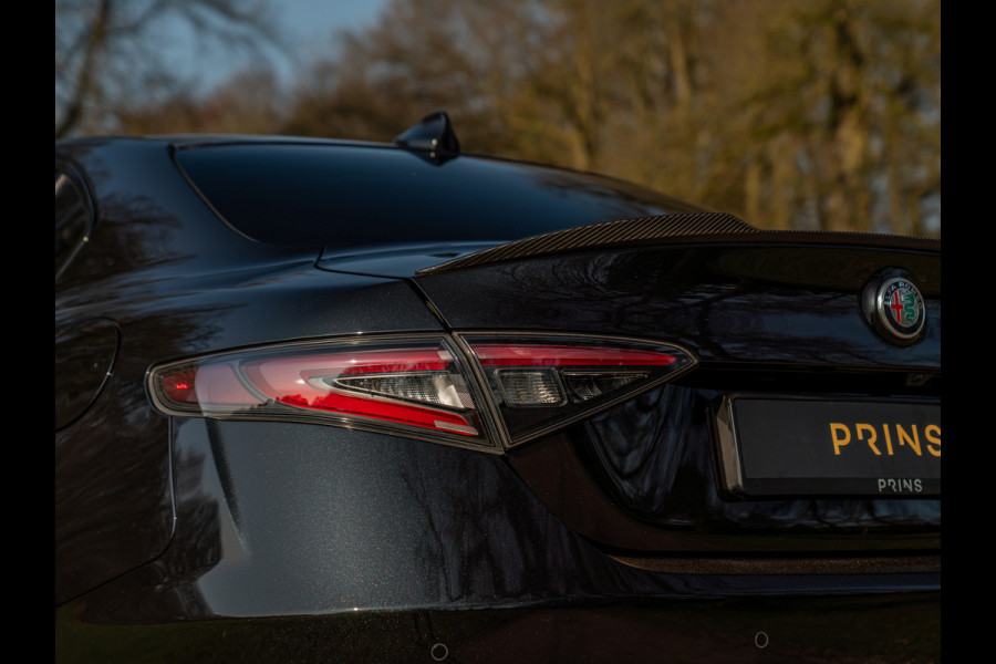 Alfa Romeo Giulia 2.9 V6 Quadrifoglio | Carbon stoelen | Akrapovic | Harman/Kardon