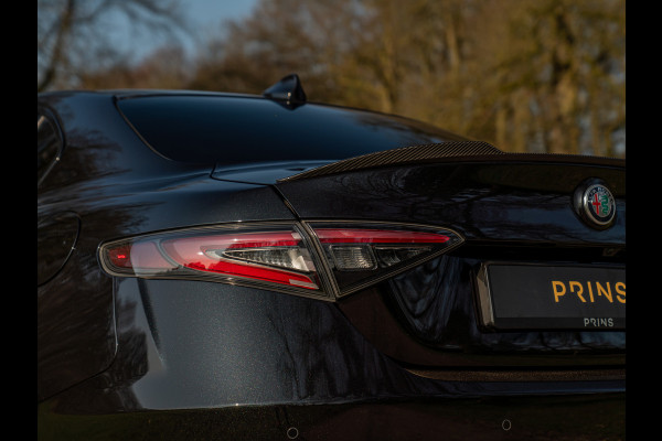 Alfa Romeo Giulia 2.9 V6 Quadrifoglio | Carbon stoelen | Akrapovic | Harman/Kardon