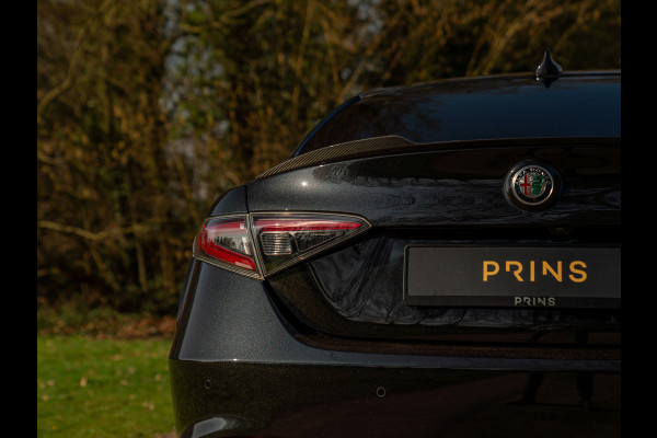 Alfa Romeo Giulia 2.9 V6 Quadrifoglio | Carbon stoelen | Akrapovic | Harman/Kardon