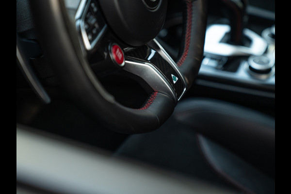 Alfa Romeo Giulia 2.9 V6 Quadrifoglio | Carbon stoelen | Akrapovic | Harman/Kardon