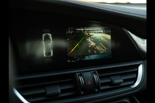 Alfa Romeo Giulia 2.9 V6 Quadrifoglio | Carbon stoelen | Akrapovic | Harman/Kardon