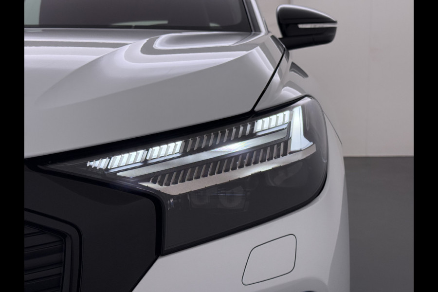 Audi Q4 e-tron 50 Quattro 300pk BOMVOL 82kWh SOH 95% Leer Warmtepomp SONOS®-Hifi Navi Camera Adap.Cruise Elek.Stoelen+Memory+Verwarming Apple C Launch Ed. Advanced Plus DAB Matrix LED Lmv  € 76.000 nieuw 1e Eigenaar Origineel Nederlandse Auto Dealeronderhouden