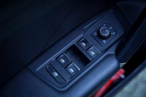 Seat Tarraco 1.5 TSI Xcellence 7p. / Pano / Trekhaak / Leder / Carplay