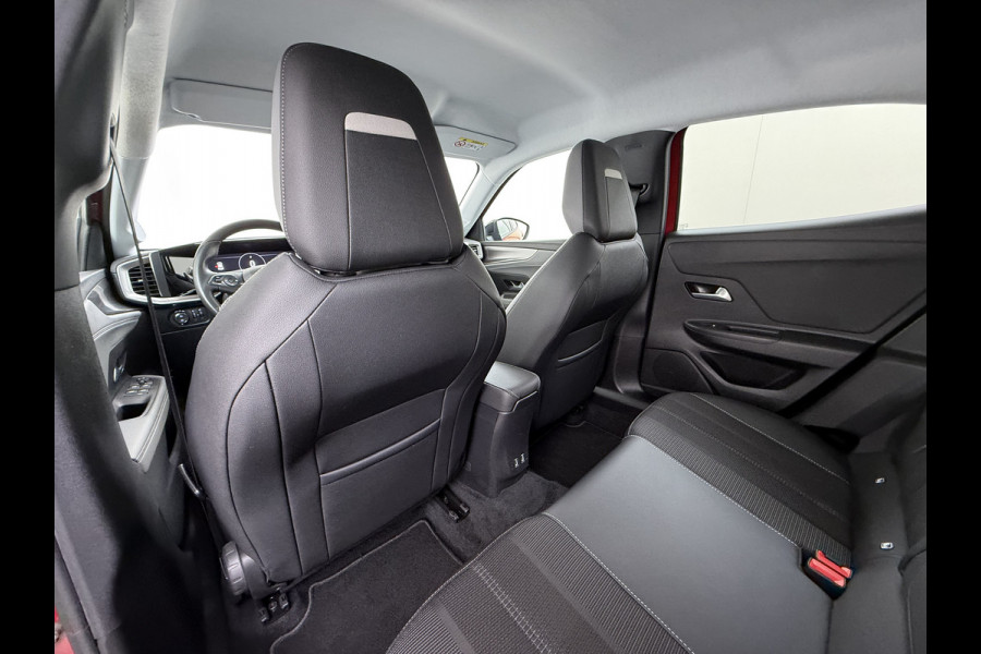 Opel Mokka-e 50kWh SOH 92% 3-Fase Laden Warmtepomp 360°Camera Apple Carplay Android Auto Pdc Navi Ecc Elegance SOH 92% DAB Led Lmv 17" Regen-Lichtsensor Isofix Privacy Glas Keyless Origineel Nederlandse Auto