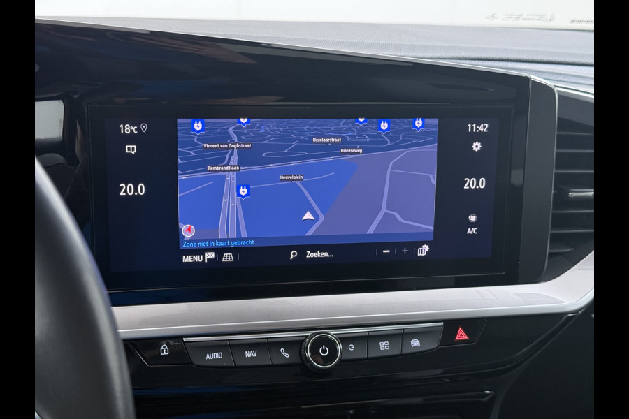 Opel Mokka-e 50kWh SOH 92% 3-Fase Laden Warmtepomp 360°Camera Apple Carplay Android Auto Pdc Navi Ecc Elegance SOH 92% DAB Led Lmv 17" Regen-Lichtsensor Isofix Privacy Glas Keyless Origineel Nederlandse Auto