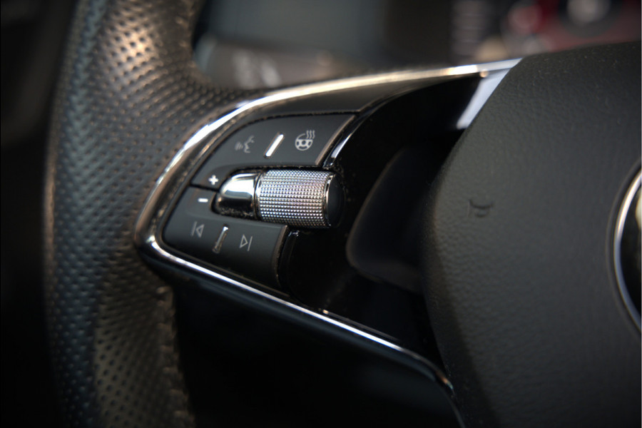 Škoda Karoq 1.5 TSI ACT Sportline Business | Panoramadak | Stoelverwarming | Stuurverwarming | Canton | Keyless | Apple Carplay | Camera | Adaptive Cruise Control | Dodehoekdetectie