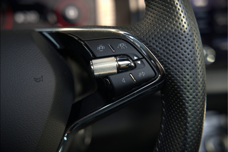 Škoda Karoq 1.5 TSI ACT Sportline Business | Panoramadak | Stoelverwarming | Stuurverwarming | Canton | Keyless | Apple Carplay | Camera | Adaptive Cruise Control | Dodehoekdetectie