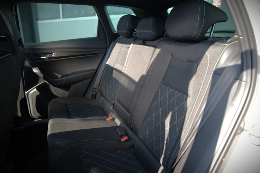 Škoda Karoq 1.5 TSI ACT Sportline Business | Panoramadak | Stoelverwarming | Stuurverwarming | Canton | Keyless | Apple Carplay | Camera | Adaptive Cruise Control | Dodehoekdetectie