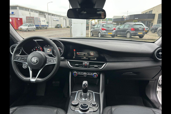 Alfa Romeo Giulia 2.0T Super