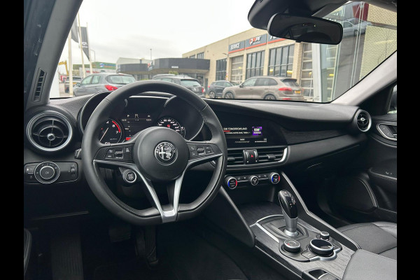 Alfa Romeo Giulia 2.0T Super
