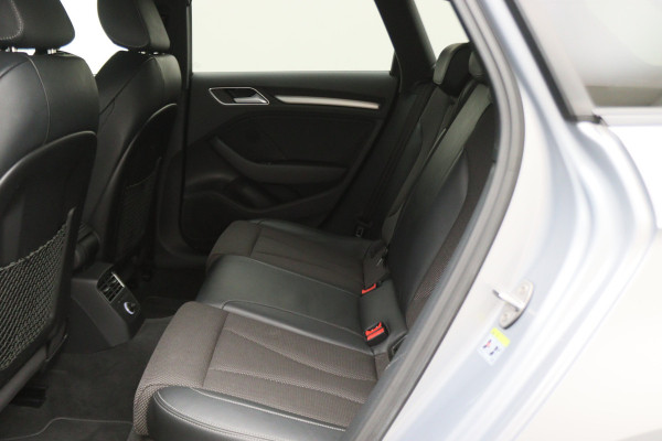 Audi A3 Sportback 35 TFSI CoD Advance Sport S Line Virtual Cockpit, Apple Carplay, LED, Stoelverwarming, Trekhaak, 18"