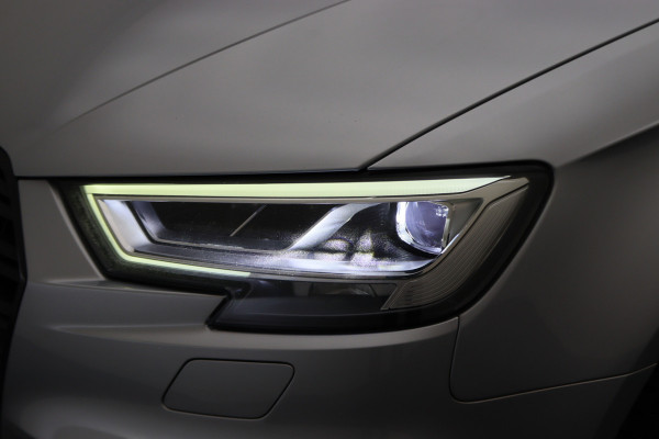 Audi A3 Sportback 35 TFSI CoD Advance Sport S Line Virtual Cockpit, Apple Carplay, LED, Stoelverwarming, Trekhaak, 18"