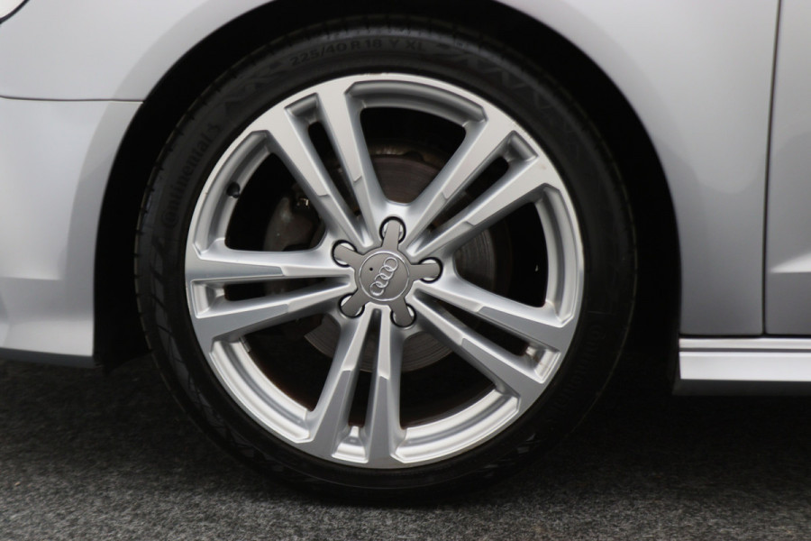 Audi A3 Sportback 35 TFSI CoD Advance Sport S Line Virtual Cockpit, Apple Carplay, LED, Stoelverwarming, Trekhaak, 18"