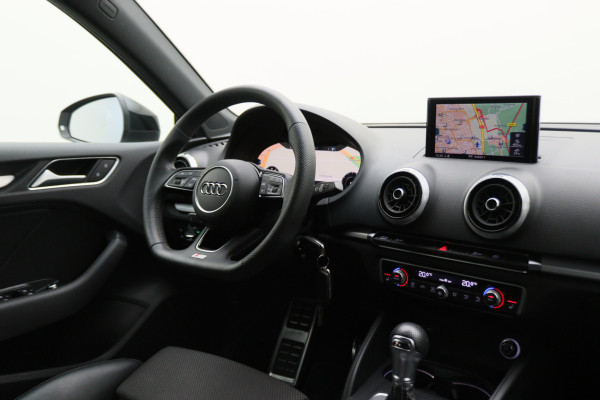 Audi A3 Sportback 35 TFSI CoD Advance Sport S Line Virtual Cockpit, Apple Carplay, LED, Stoelverwarming, Trekhaak, 18"