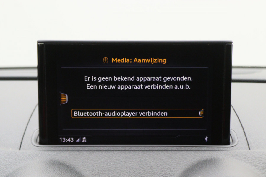 Audi A3 Sportback 35 TFSI CoD Advance Sport S Line Virtual Cockpit, Apple Carplay, LED, Stoelverwarming, Trekhaak, 18"