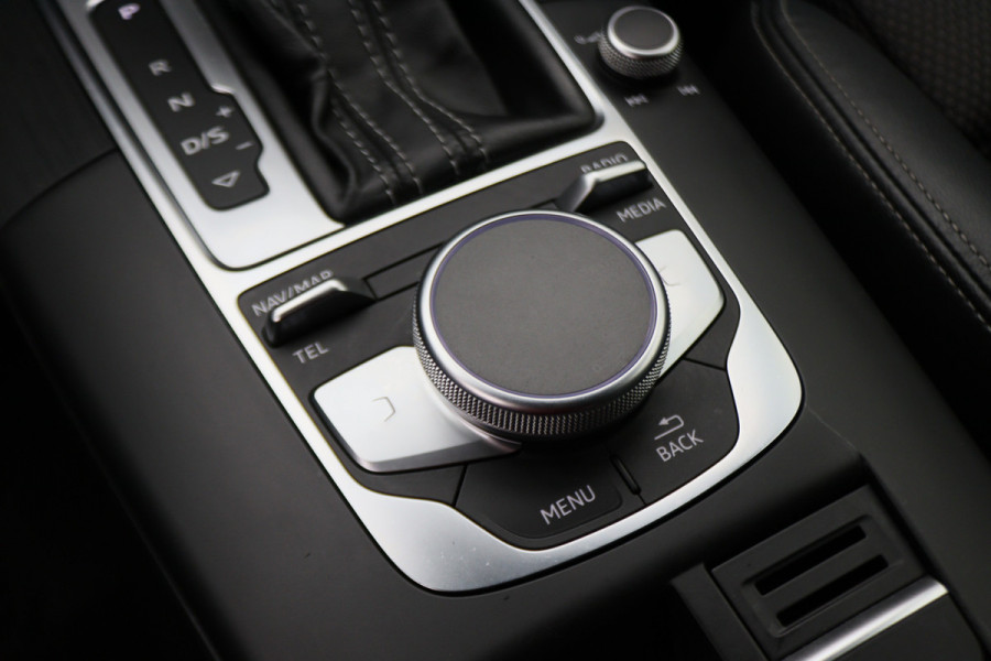 Audi A3 Sportback 35 TFSI CoD Advance Sport S Line Virtual Cockpit, Apple Carplay, LED, Stoelverwarming, Trekhaak, 18"