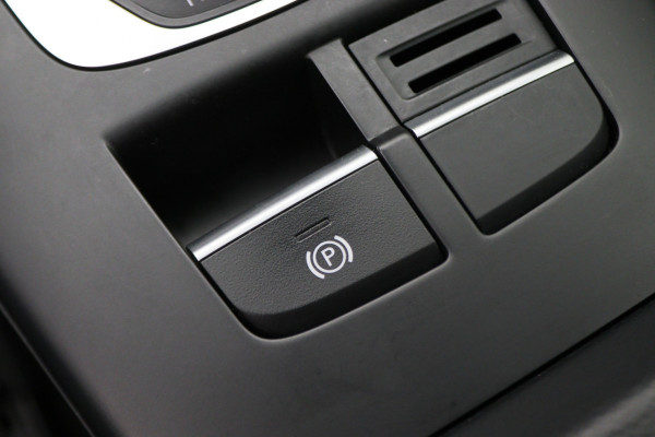 Audi A3 Sportback 35 TFSI CoD Advance Sport S Line Virtual Cockpit, Apple Carplay, LED, Stoelverwarming, Trekhaak, 18"