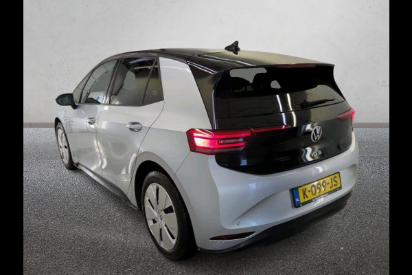 Volkswagen ID.3 Business 58 kWh Navigatie Apple Carplay/Android Auto Camera Parkeersensoren Adaptive Cruise Control Stoel- en stuurverwarming Climate Control