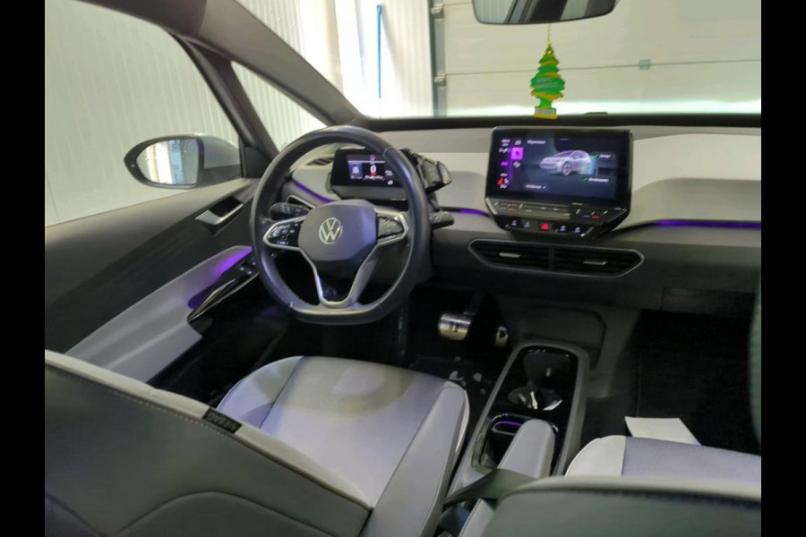 Volkswagen ID.3 Business 58 kWh Navigatie Apple Carplay/Android Auto Camera Parkeersensoren Adaptive Cruise Control Stoel- en stuurverwarming Climate Control