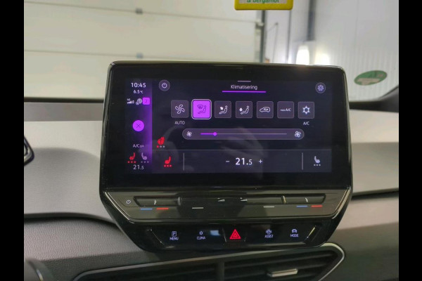 Volkswagen ID.3 Business 58 kWh Navigatie Apple Carplay/Android Auto Camera Parkeersensoren Adaptive Cruise Control Stoel- en stuurverwarming Climate Control