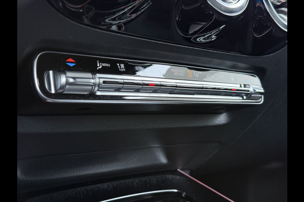 Mercedes-Benz EQA 250 AMG Line SOH 98% Navi Camera Ecc Pdc Stoelverwarming Cruise Control DAB Bluetooth Elek.Achterklep Led Lmv 18" Privacy Glas Ambience-verlichting Licht en zichtpakket 1e Eigenaar Volledig Dealeronderhouden Origineel Nederlandse Auto € 61.000 nieuw