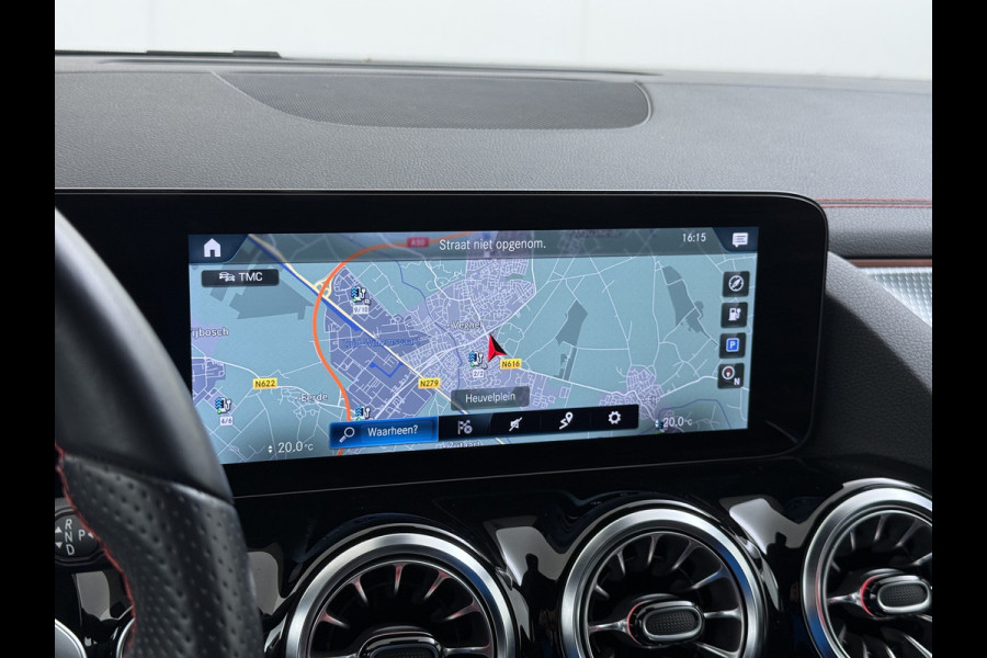 Mercedes-Benz EQA 250 AMG Line SOH 98% Navi Camera Ecc Pdc Stoelverwarming Cruise Control DAB Bluetooth Elek.Achterklep Led Lmv 18" Privacy Glas Ambience-verlichting Licht en zichtpakket 1e Eigenaar Volledig Dealeronderhouden Origineel Nederlandse Auto € 61.000 nieuw