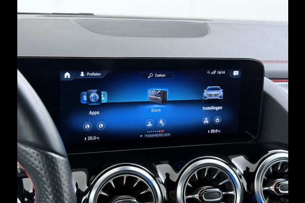 Mercedes-Benz EQA 250 AMG Line SOH 98% Navi Camera Ecc Pdc Stoelverwarming Cruise Control DAB Bluetooth Elek.Achterklep Led Lmv 18" Privacy Glas Ambience-verlichting Licht en zichtpakket 1e Eigenaar Volledig Dealeronderhouden Origineel Nederlandse Auto € 61.000 nieuw