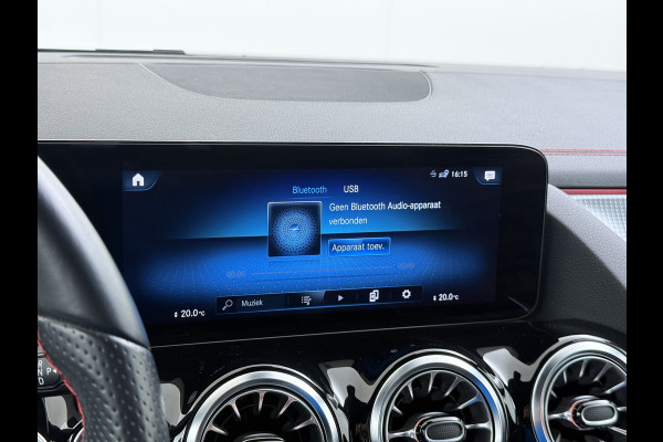 Mercedes-Benz EQA 250 AMG Line SOH 98% Navi Camera Ecc Pdc Stoelverwarming Cruise Control DAB Bluetooth Elek.Achterklep Led Lmv 18" Privacy Glas Ambience-verlichting Licht en zichtpakket 1e Eigenaar Volledig Dealeronderhouden Origineel Nederlandse Auto € 61.000 nieuw