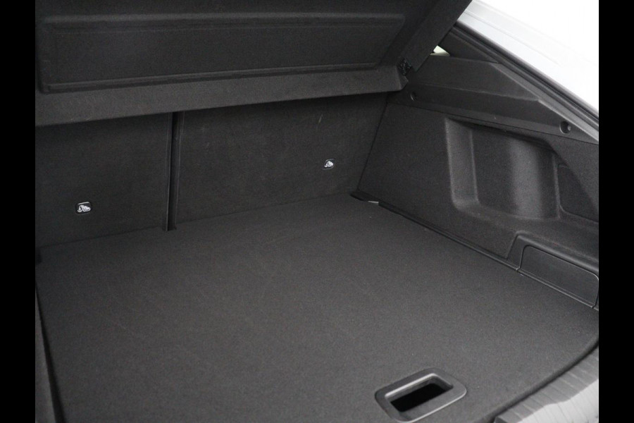 Renault Arkana 1.6 E-Tech Hybrid 145 R.S. Line | Leder/Alcantara | Stoelverwarming | Adaptive cruise | Camera | Carplay | Keyless | Park Assist | Full LED | Navigatie | File Assistent