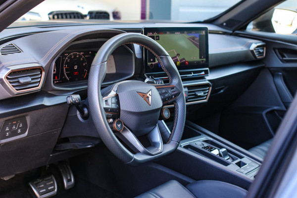 CUPRA Formentor VZ5 2.5 TSI *Schaalstoelen*Carbon*360 Camera*Beats*Uniek!*