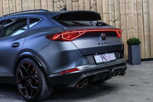 CUPRA Formentor VZ5 2.5 TSI *Schaalstoelen*Carbon*360 Camera*Beats*Uniek!*