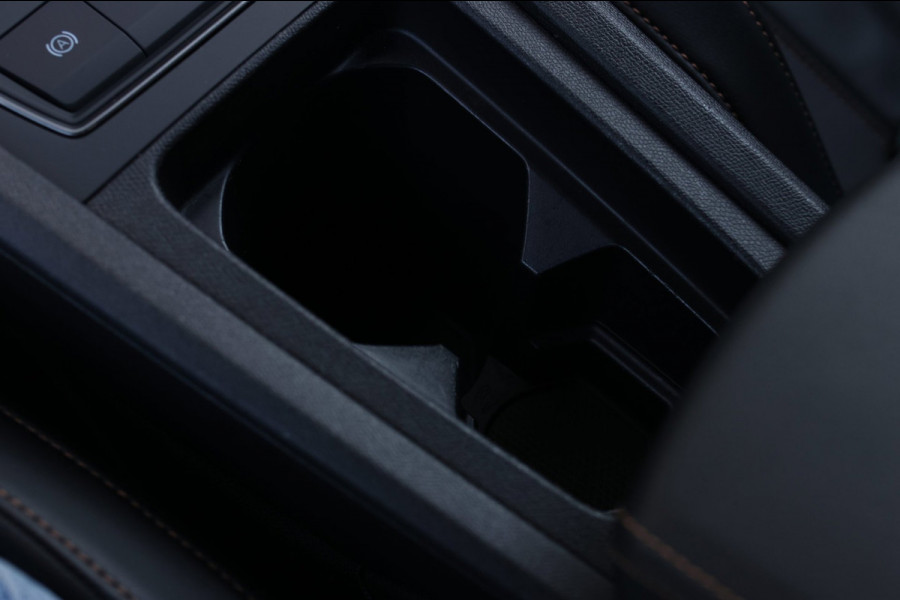 CUPRA Formentor VZ5 2.5 TSI *Schaalstoelen*Carbon*360 Camera*Beats*Uniek!*